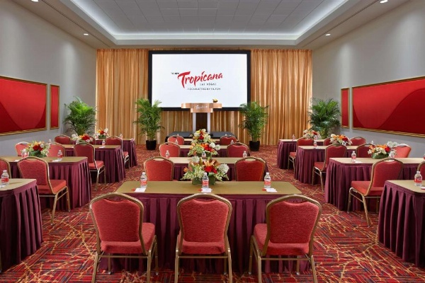 Tropicana Las Vegas a DoubleTree by Hilton Resort & Casino - Free Parking image 29